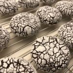 How to Prepare Tasty Chocolate Crinkle Cookies