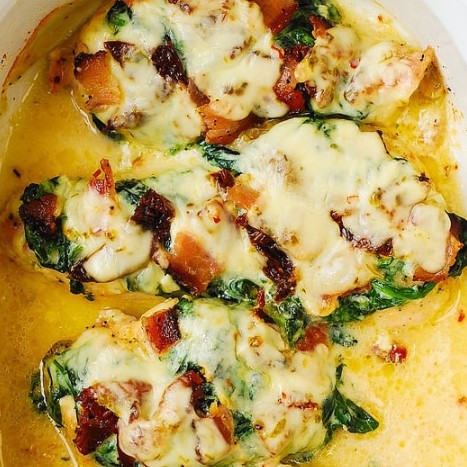 Sun-Dried Tomato, Spinach, and Bacon Chicken Bake