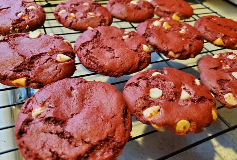 Perfect Red Velvet Cookies