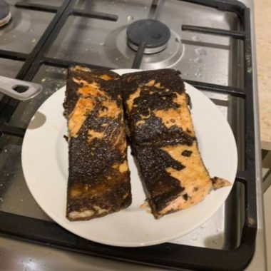 Grilled Salmon in Black Pepper
