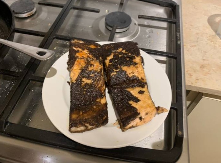 Grilled Salmon in Black Pepper