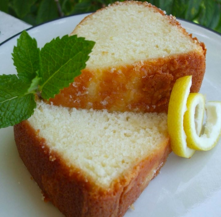 Easy 5 Flavor Pound Cake