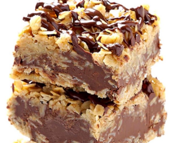 Easy No Bake Chocolate Oatmeal Bars Recipe.