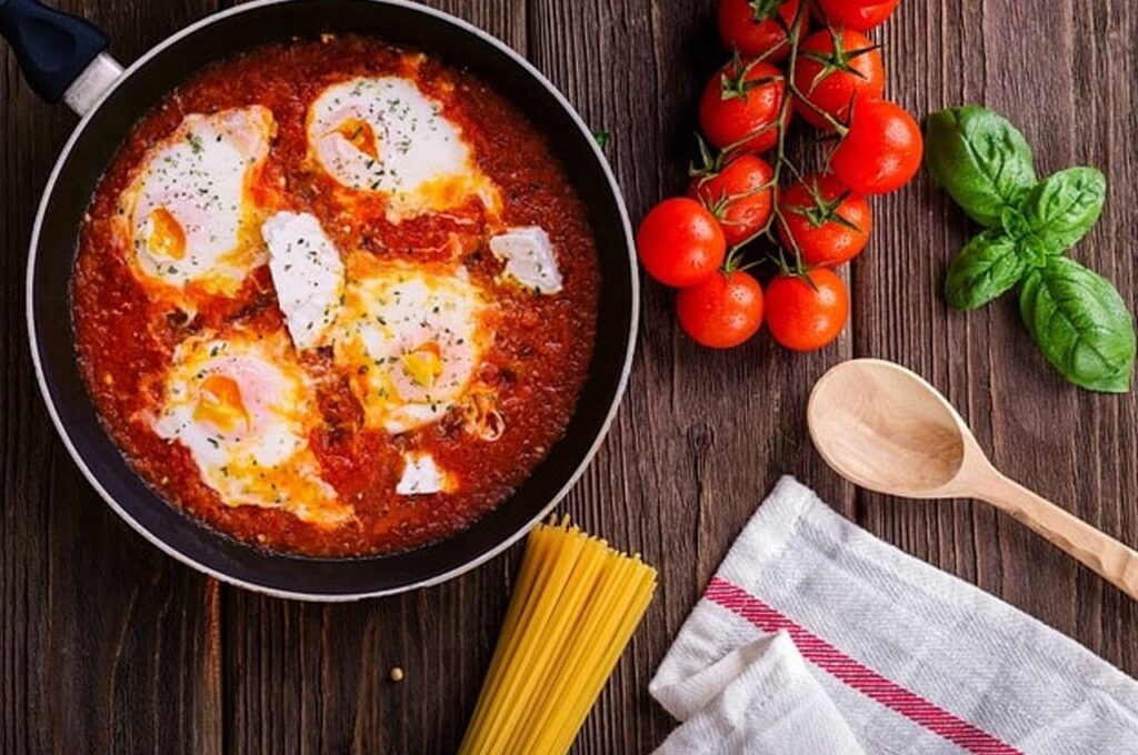 Spice Up Your Life: A Classic North African Shakshuka Eggs Recipe