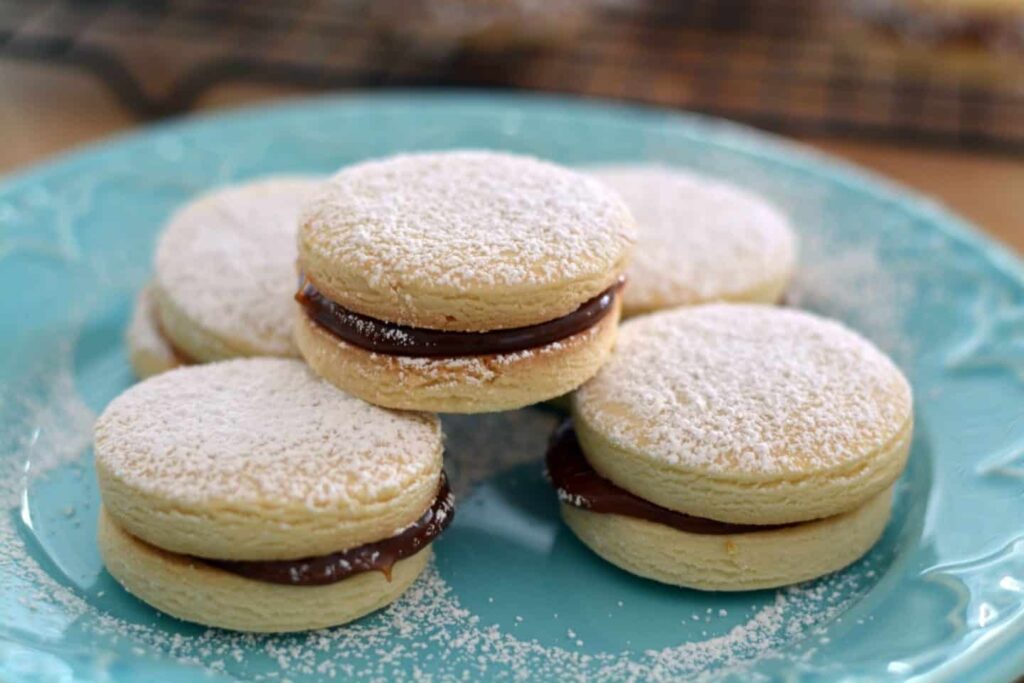 Indulge in Sweet Bliss: Authentic Latin American Alfajores with Dulce de Leche Recipe