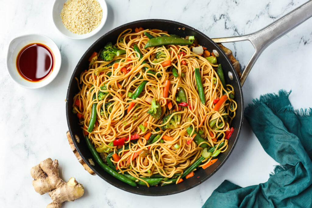 Whip Up Delicious Authentic Chinese Lo Mein Noodles with Fresh Vegetables: A Simple Recipe! Whip Up Delicious Authentic Chinese Lo Mein Noodles with Fresh Vegetables: A Simple Recipe!