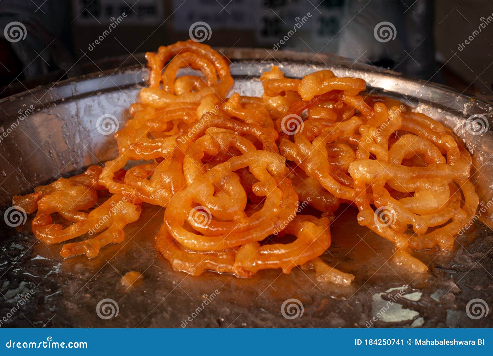 Crispy Sweet Jalebi: A Delightful Indian Deep-Fried Treat
