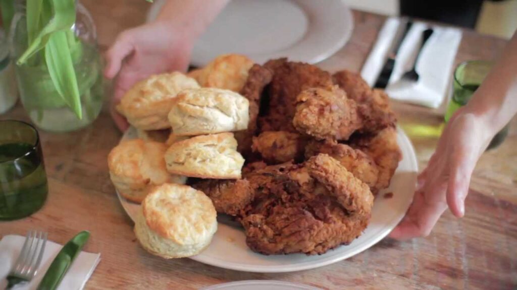 Southern Comfort Food at Its Finest: Homemade Fried Chicken Biscuits Recipe