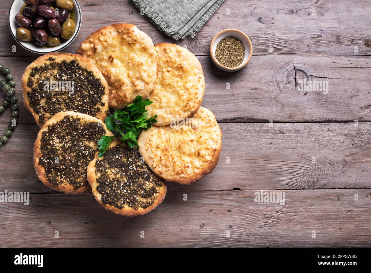 Homemade Manakish Zaatar: A Simple & Delicious Middle Eastern Flatbread Recipe