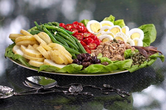 Classic French Salade Niçoise with Tuna: A Simple & Delicious Recipe